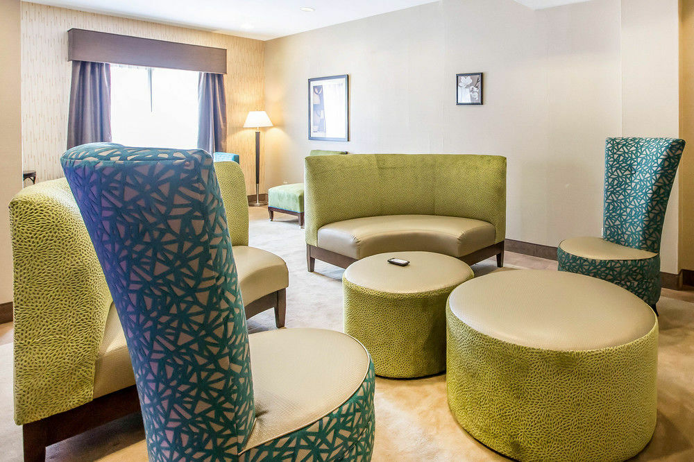 Comfort Inn & Suites Near Tinley Park Amphitheater Экстерьер фото